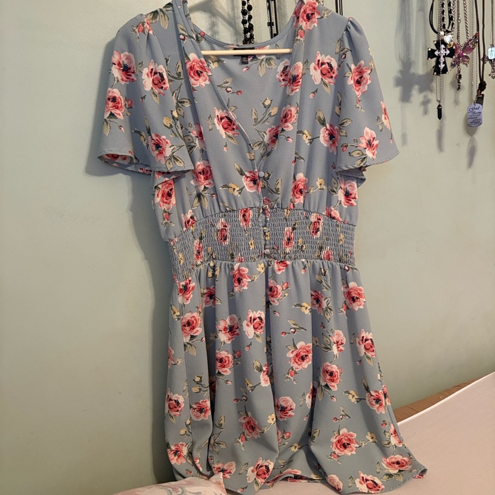 Gorgeous Floral Print Dress with Smocked Waist
